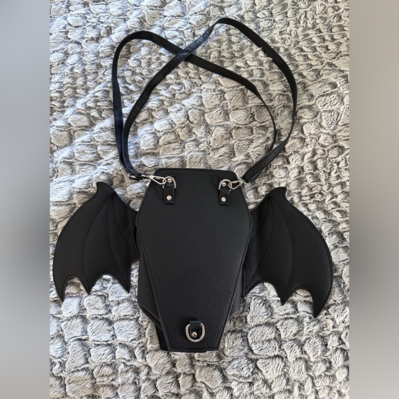 NWOT Gothic bat coffin purse bag - Picture 5 of 6